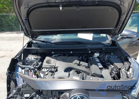 2023 Toyota Rav4 Xle z USA, uszkodzony, nr VIN 2T3W1RFVXPC247015